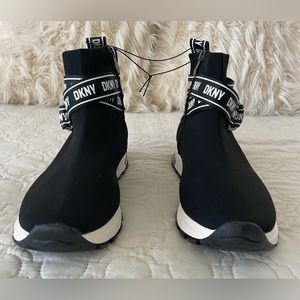 DKNY Cuff Boot Miley NWOB women’s size 9.5 Black Gunmetal Sneakers